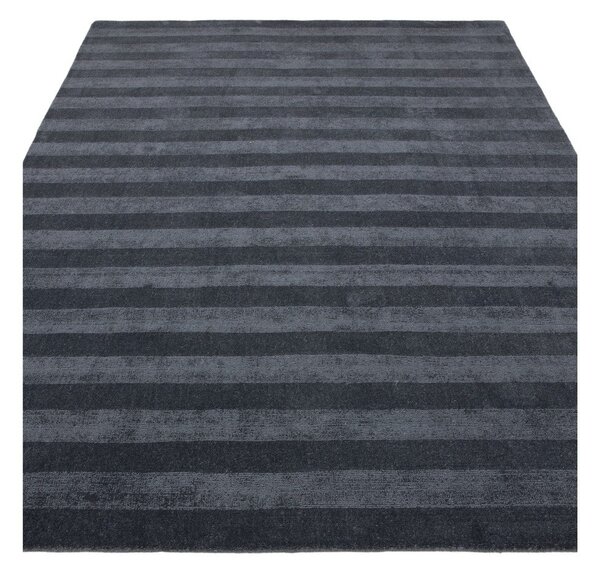 Temno modra ročno tkana preproga iz recikliranih vlaken 160x230 cm Connor – MADE