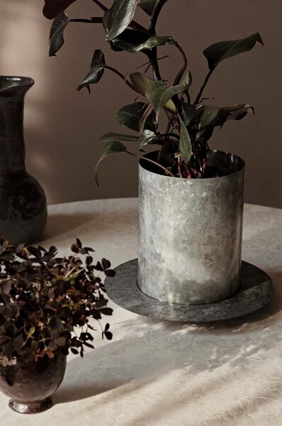 Ferm Living Okrasni lonec ferm LIVING Auran Pot S/25 x 21 cm