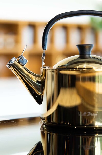 Vialli Design Čajnik s piščaljo Vialli Design 1,5 L