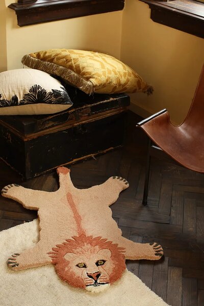Doing Goods Volnena preproga Doing Goods Pinky Lion Rug
