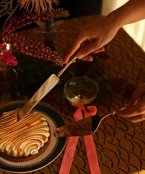 Doing Goods Lopatica in nož za pecivo Doing Goods Ava Blossom Cake Set