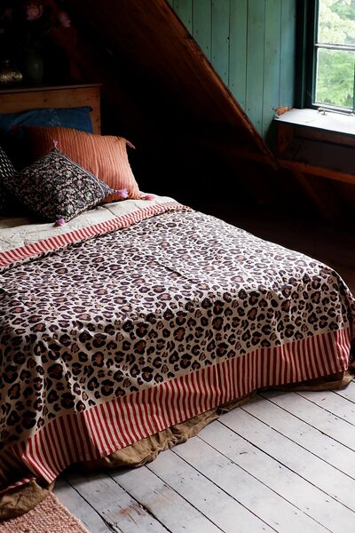 Doing Goods Bombažno posteljno pregrinjalo Doing Goods Leopard Single 220 x 140 cm