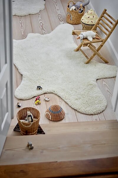 Bloomingville Volnena preproga Bloomingville Bear 200 x 140 cm