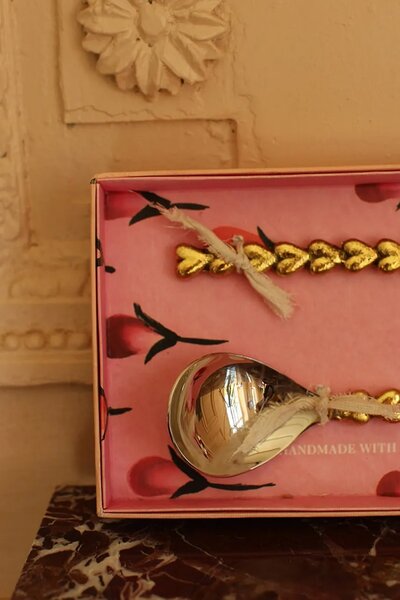 Doing Goods Solatne žlice Doing Goods Holly Heart 25 x 5,5 x 2,5 cm