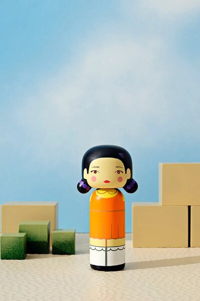 Lucie Kaas Dekorativna figura Lucie Kaas Kokeshi x Squid Game 14,5 cm
