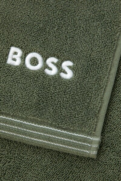 BOSS Srednje velika bombažna brisača BOSS EDGE Lichen 70 x 140 cm