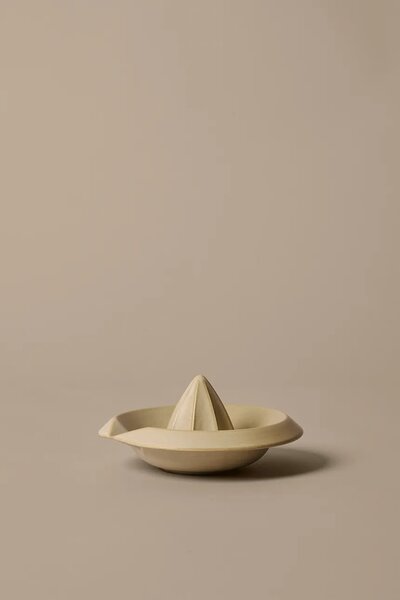 Ferm Living ožemalnik za citruse iz kamenine 7,5 x 16 cm