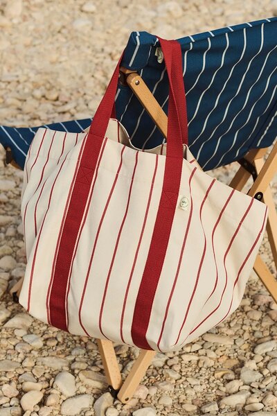 HAY piknik torba iz tekstilnega materiala 36 x 35 x 35 cm