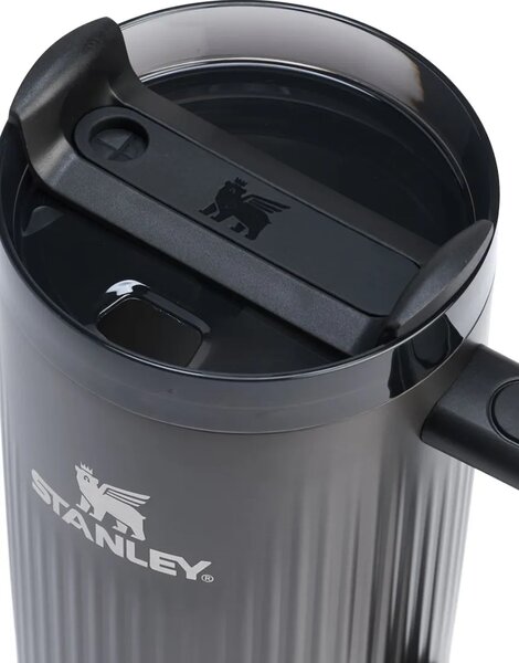 Stanley termo skodelica iz nerjavečega jekla Quencher® H2.O FlowState™ Fluted 0,89 l