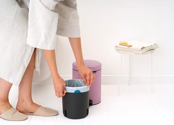 Brabantia koš za smeti iz prašno barvanega jekla 5 l