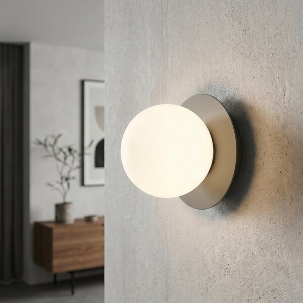 EMIBIG LIGHTING Stenska svetilka Minerva, opalno-bež, Ø 15 cm, steklo/kovina, E14, zatemnjen, Bež, Dnevna soba / jedilnica, Steklo, Sodobni, Globus
