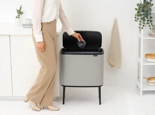 Brabantia koš za smeti iz prašno barvanega jekla 36 l