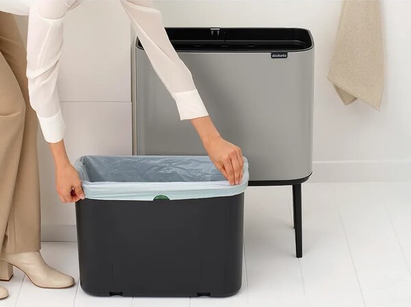 Brabantia koš za smeti iz prašno barvanega jekla 36 l