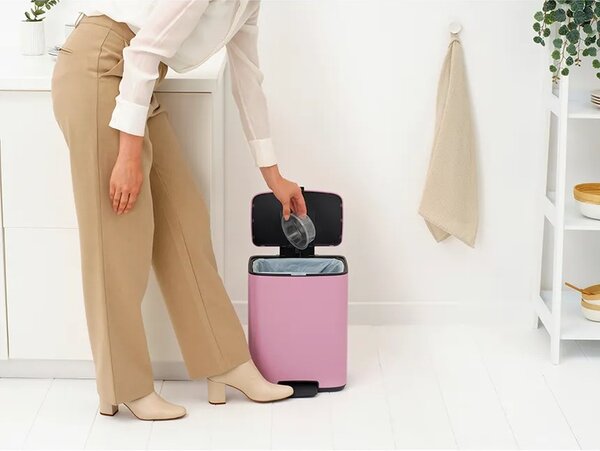 Brabantia koš za smeti iz prašno barvanega jekla 12 l