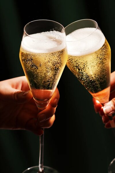 Viski komplet kozarcev na peclju za vino iz stekla 240 ml