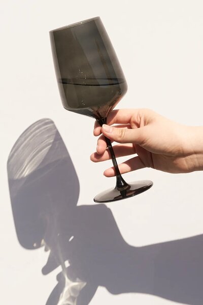 Viski komplet kozarcev na peclju za vino iz barvanega stekla 650 ml