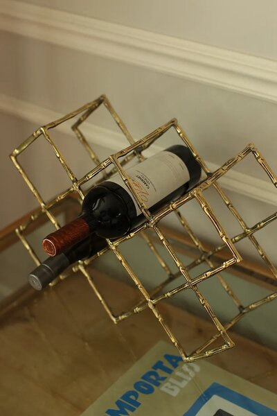 Doing Goods Stojalo za vino medenino 43 x 29 x 15 cm