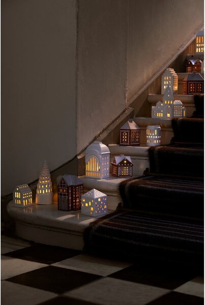 Porcelanast svečnik za čajno svečko Gingerbread Lighthouse – Kähler Design