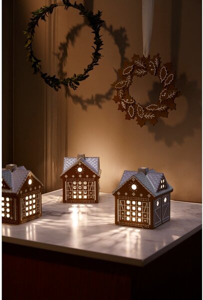 Porcelanast svečnik za čajno svečko Gingerbread Lighthouse – Kähler Design