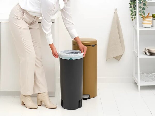 Brabantia koš za smeti iz nerjavečega jekla 30 l