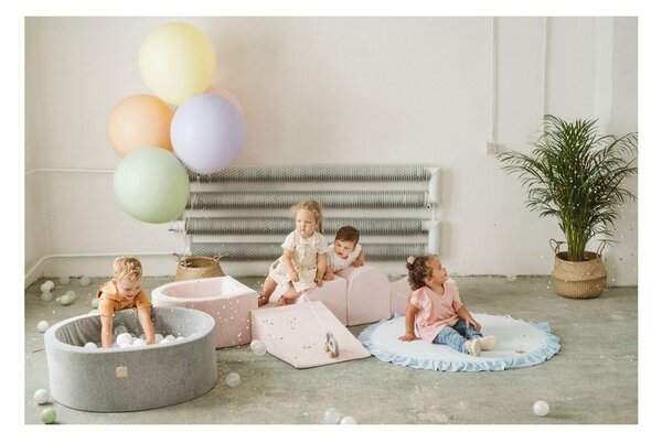 Sivo žametno otroško igrišče iz pene 4 ks višina 30 cm 225x90 cm Montessori – Meowbaby