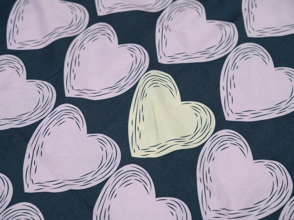 Posteljnina iz mikrovlaken VIOLET HEARTS svetlo vijolična Dimenzije posteljnine: 2 kom 70 x 80 cm | 160 x 200 cm
