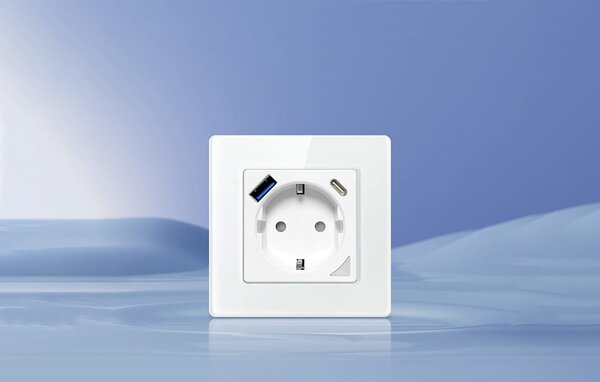 Pametna WiFi stenska vtičnica 16A 2xUSB TUYA bela Alexa Google Assistant