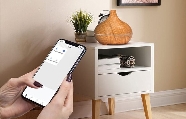 Pametni Wi-Fi difuzor eteričnih olj LED RGB vlažilec zraka 400ml Alexa Google Assistant
