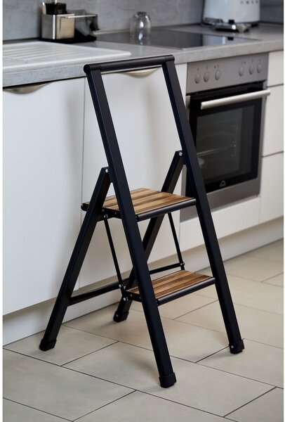 Črna aluminijasta nedrseča zložljiva lestev Wenko Stepladder II