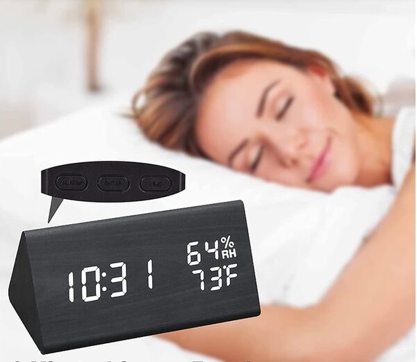 4v1 lesena moderna elektronska budilka črna