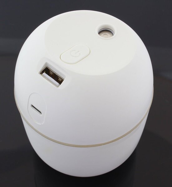 LED RGB mini vlažilec zraka difuzor 220ml bel