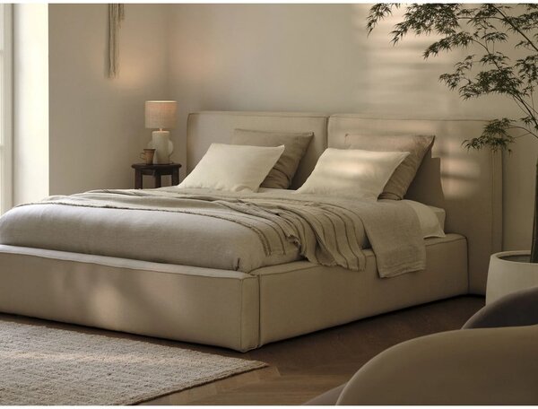 Bež oblazinjena zakonska postelja s prostorom za shranjevanje in letvenim dnom 180x200 cm Arendal – Cosmopolitan Design