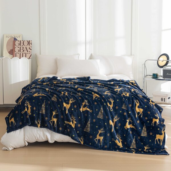 Temno modra božična mikroplišasta odeja GOLDEN DEER Dimenzije: 150 x 200 cm