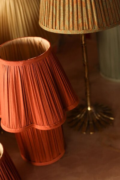 Doing Goods Namizna lučka Doing Goods Myra Lamp Small Silk