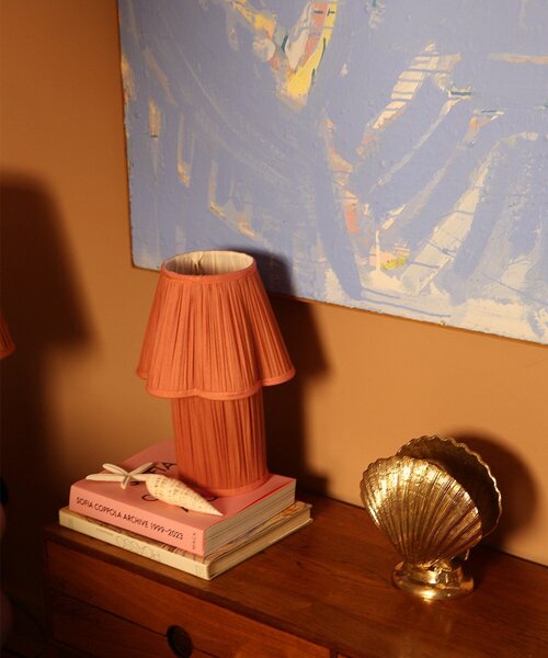 Doing Goods Namizna lučka Doing Goods Myra Lamp Small Silk