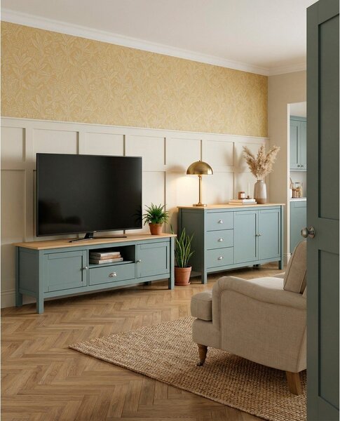 Prašno zelena komoda iz masivnega bora 150x80x40 cm Misti – Marckeric