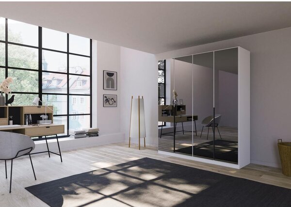 Modern Living Omara S Klasičnimi Vrati Skyla, Bela