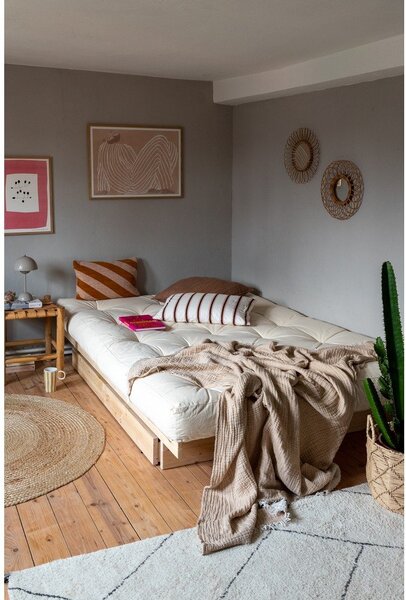 Zakonska postelja iz masivnega bora s prostorom za shranjevanje z letvenim dnom v naravni barvi 160x200 cm Kanso – Karup Design