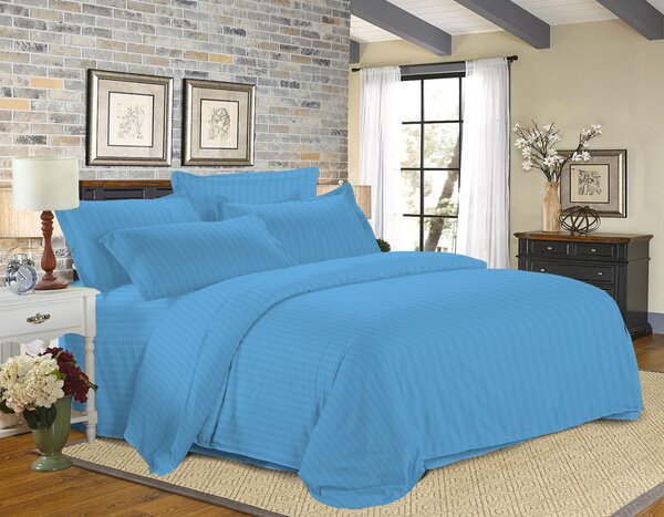 Hotelska posteljnina iz mikrovlaken JASMINE PURE svetlo modra - črta 1 cm Dimenzije posteljnine: 70 x 90 cm | 140 x 200 cm