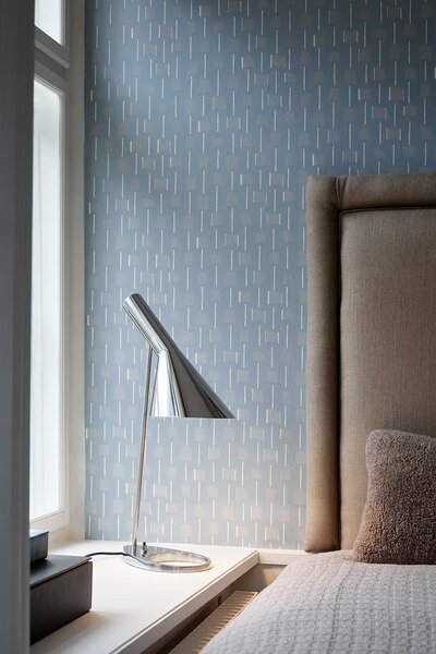 Louis Poulsen svetilka namizna iz jekla AJ Table Lamp