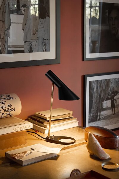 Louis Poulsen svetilka namizna iz jekla AJ Mini Table Lamp