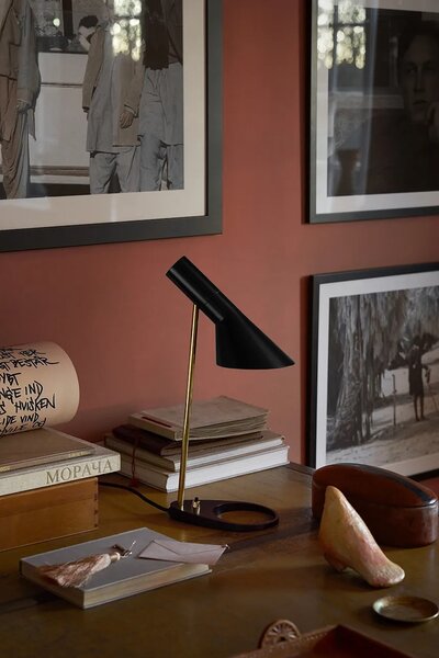 Louis Poulsen svetilka namizna iz jekla AJ Mini Table Lamp