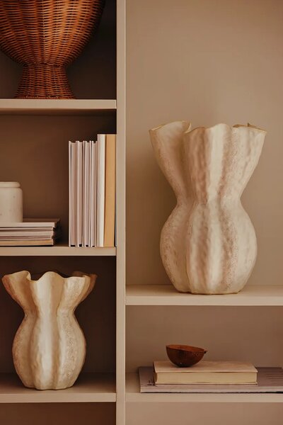 Broste Copenhagen vaza dekorativna iz glazirane keramike 19,2 x 18 x 24 cm