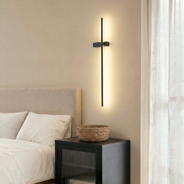 Lindby LED-stenna svetilka Natsumi, črna, aluminij, 90 cm, Črna, Dnevna soba / jedilnica, Aluminij, Sodobni