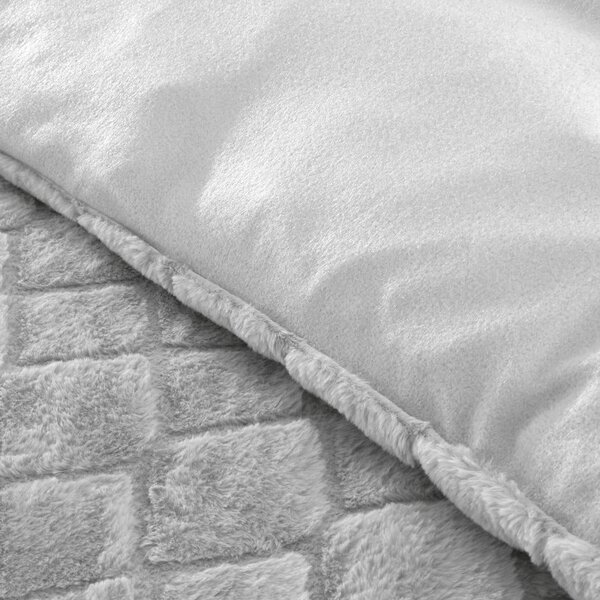 Siva posteljnina za zakonsko posteljo iz mikropliša 200x200 cm Cosy Diamond – Catherine Lansfield