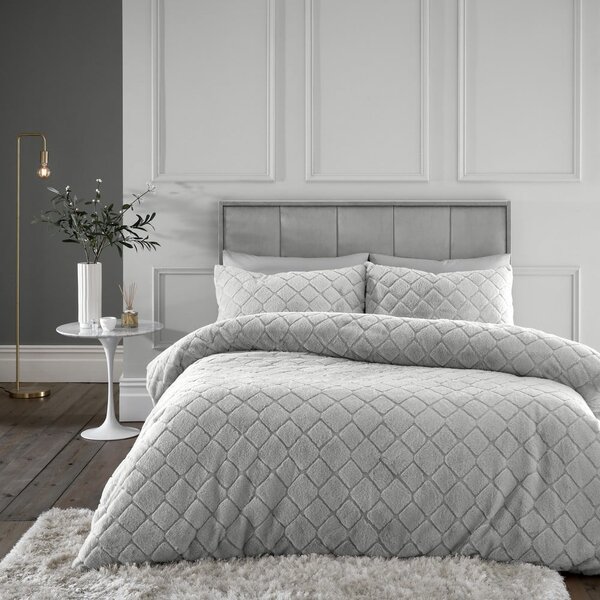 Siva posteljnina za zakonsko posteljo iz mikropliša 200x200 cm Cosy Diamond – Catherine Lansfield
