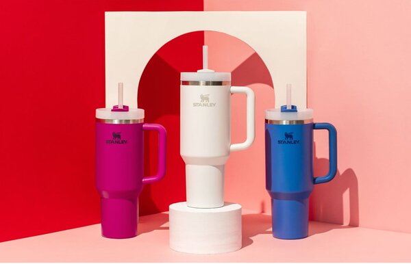 Bela termovka s slamico iz nerjavečega jekla 1,18 l Quencher H2.0 FlowState Tumbler Frost – Stanley