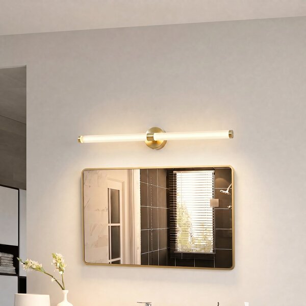 Lucande LED stenska svetilka Melisa, zlata, 90 cm, CCT, IP44, Zlata / medeninasta, Kopalnica, Steklo, Sodobni