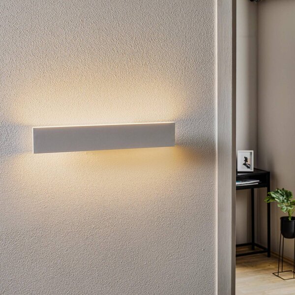 LED stenska svetilka Concha 47 cm, bela