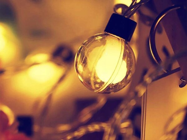 LED 20 toplo bela zunanja solarna dekorativna girlanda 8 funkcij